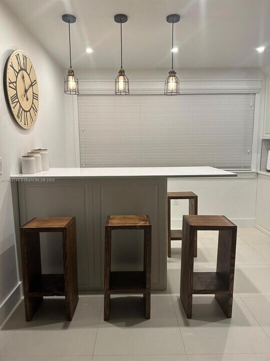 10040 NW 9th St Cir in Miami, FL - Foto de edificio