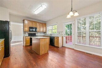 748 Prada Ct NE in Lawrenceville, GA - Foto de edificio - Building Photo