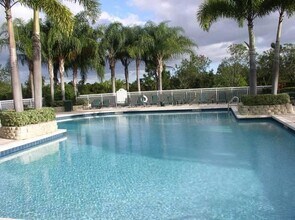 154 SW Peacock Blvd in Port St. Lucie, FL - Building Photo - Building Photo