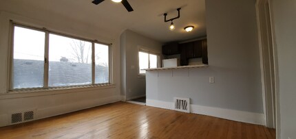 351 Edgewood Pl, Unit Apt 2 in Ferndale, MI - Building Photo - Building Photo