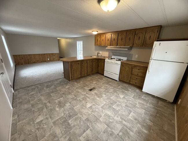 310 S 11th St in Adel, IA - Building Photo - Building Photo