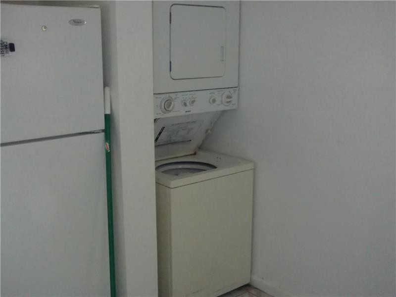 2431 NW 56th Ave in Lauderhill, FL - Building Photo