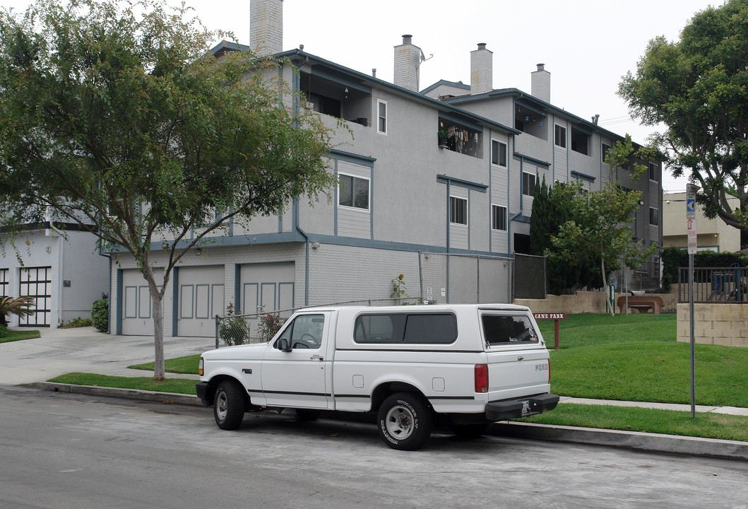 136 Whiting St in El Segundo, CA - Building Photo