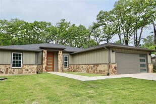 851 Welch Ln in Gun Barrel City, TX - Building Photo