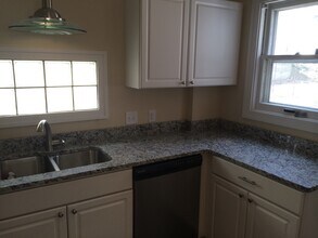 145 Eastern Ave NE in Grand Rapids, MI - Foto de edificio - Building Photo