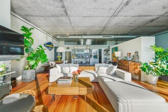 7934 West Dr in North Bay Village, FL - Building Photo - Building Photo