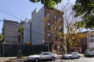 383 E 198th St in Bronx, NY - Foto de edificio - Building Photo