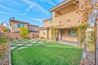 695 Steve Wruck Ct in Henderson, NV - Building Photo - Building Photo