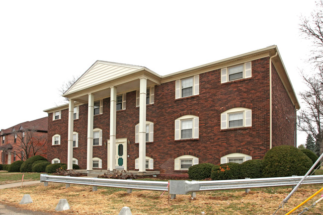 3324 Breckenridge Ln in Louisville, KY - Foto de edificio - Building Photo