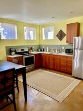 6 Lookout Rd, Unit Lookout Apartment in Asheville, NC - Building Photo - Building Photo