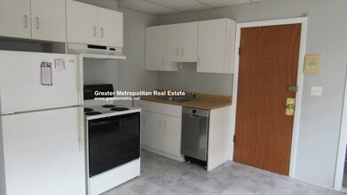 3 Foster Ct, Unit 1 in Boston, MA - Foto de edificio - Building Photo