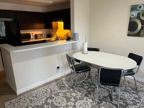 8889 Caminito Plaza Centro, Unit 7221 in San Diego, CA - Building Photo - Building Photo