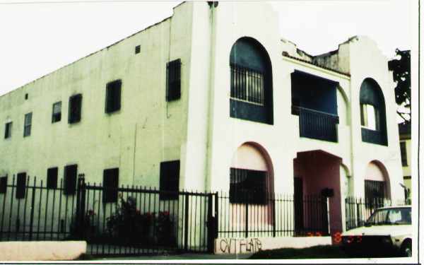 Magnolia Apartments in Compton, CA - Building Photo