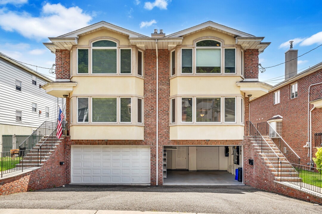 79 Myrtle Ave in Edgewater, NJ - Building Photo