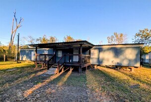 6621 W Forest Rd in Conroe, TX - Building Photo