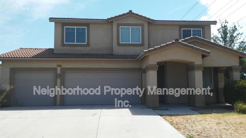 2393 S Dewitt Ave in Fresno, CA - Building Photo