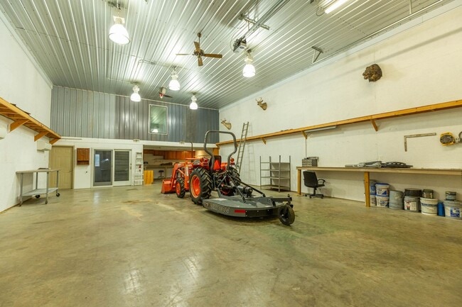 266 Shannon Hill Ln in Charles Town, WV - Building Photo - Building Photo