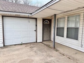 13116 White Settlement Rd in Fort Worth, TX - Building Photo