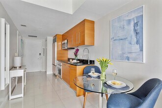 485 Brickell Ave in Miami, FL - Building Photo - Building Photo