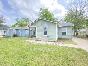 2905 S Hills Ave in Fort Worth, TX - Building Photo - Building Photo