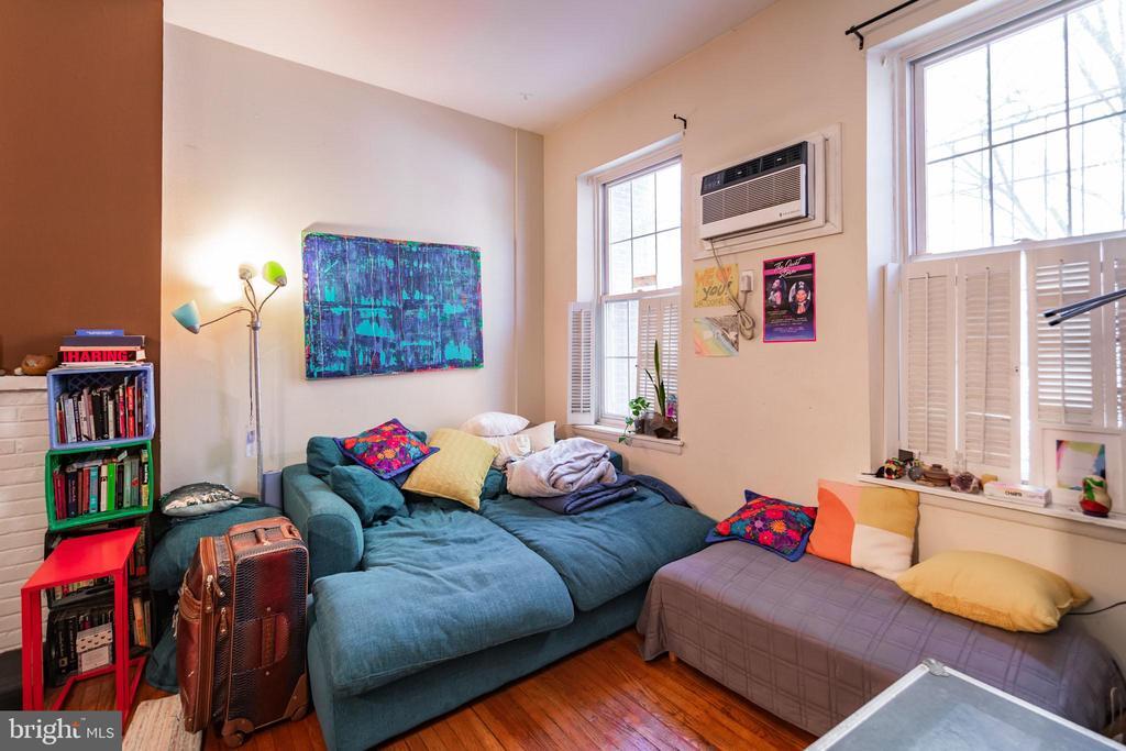 1336 Lombard St in Philadelphia, PA - Building Photo