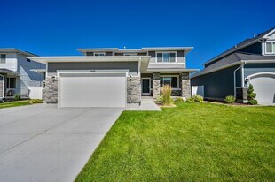 15127 S Revolutionary Way in Bluffdale, UT - Building Photo