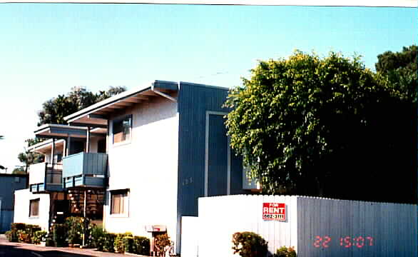 123 Melody Ln in Costa Mesa, CA - Foto de edificio - Building Photo