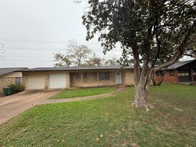 4603 Roundup Trail in Austin, TX - Building Photo