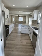 1519 W 22nd Pl in Los Angeles, CA - Building Photo - Building Photo