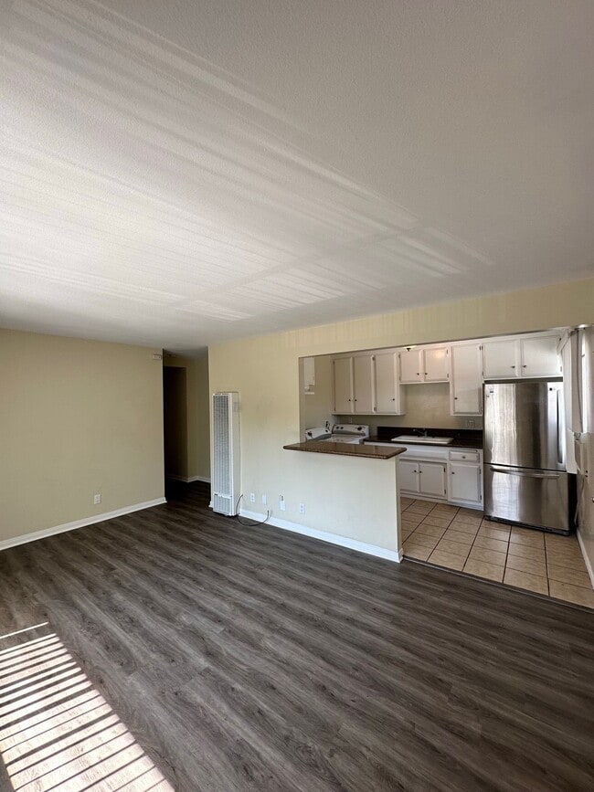 5616 Rocket St, Unit 5616 in Lakewood, CA - Foto de edificio - Building Photo