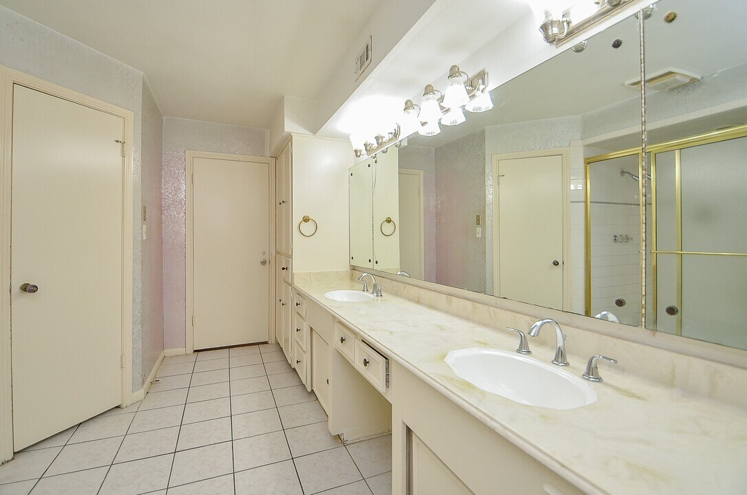 7846 Vickie Springs Ln in Houston, TX - Building Photo