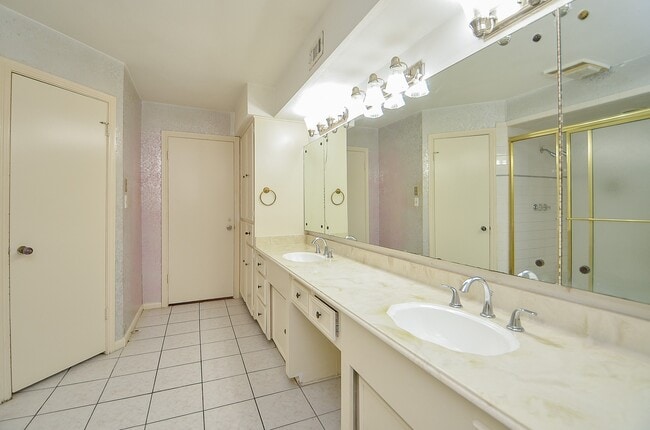 7846 Vickie Springs Ln