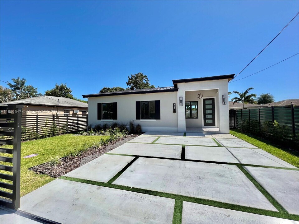8880 SW 126th Terrace in Miami, FL - Building Photo