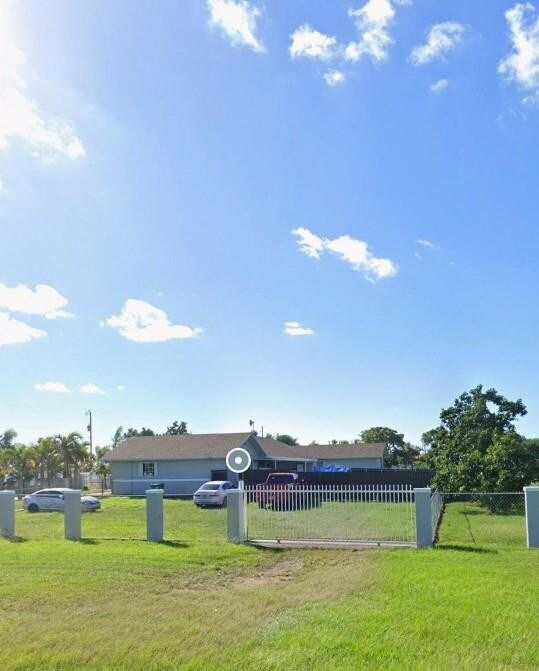 24000 SW 207th Ave in Homestead, FL - Building Photo