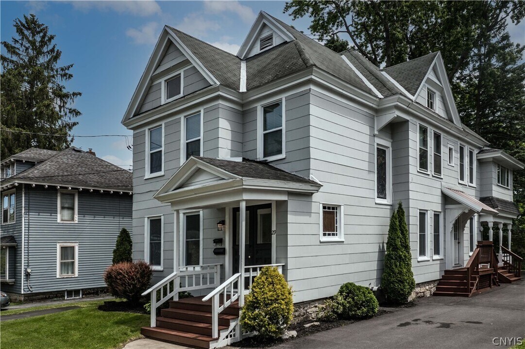 29 Canton St in Baldwinsville, NY - Building Photo