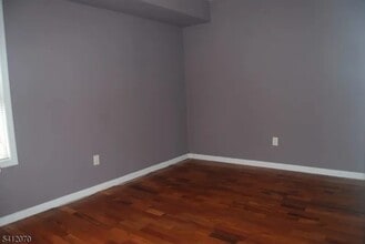 29 Alexander St, Unit 3 in Newark, NJ - Foto de edificio - Building Photo