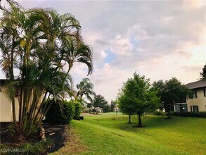 5695 Rattlesnake Hammock Rd in Naples, FL - Foto de edificio - Building Photo
