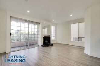 15132 Magnolia Blvd in Los Angeles, CA - Building Photo - Building Photo