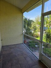 1050 Starkey Rd in Largo, FL - Building Photo - Building Photo