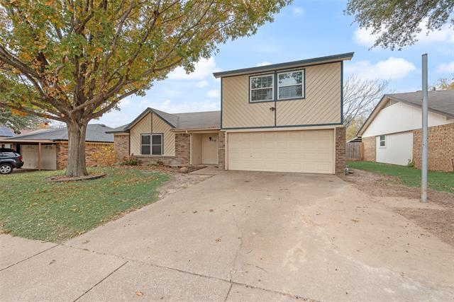 516 Roberts Dr in Saginaw, TX - Foto de edificio