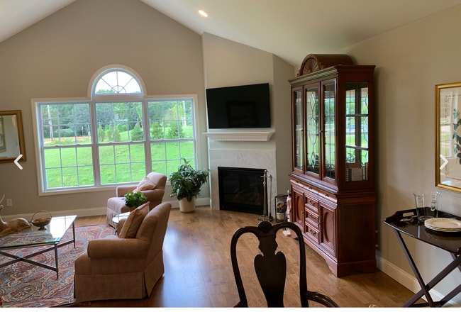 35 Steven Cir, Unit The Davenport in Dix Hills, NY - Building Photo - Building Photo