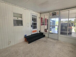 7366 1st Loop Ave in Brooksville, FL - Building Photo - Building Photo
