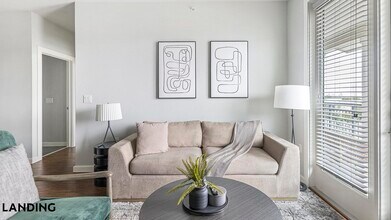 4300 Cromwell Dr in Kyle, TX - Foto de edificio - Building Photo