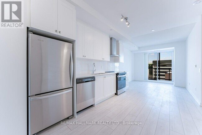 55 Duke St W in Kitchener, ON - Building Photo - Building Photo