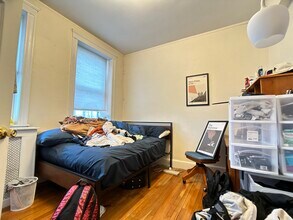 2031 Commonwealth Avenue, Unit 2 in Boston, MA - Foto de edificio - Building Photo