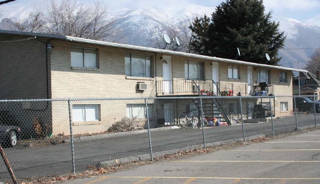 528 S Main St in Springville, UT - Foto de edificio