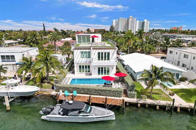 property at 1713 N Riverside Dr