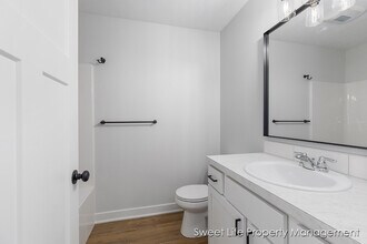 1027 Woodrow Ave NW in Grand Rapids, MI - Building Photo - Building Photo