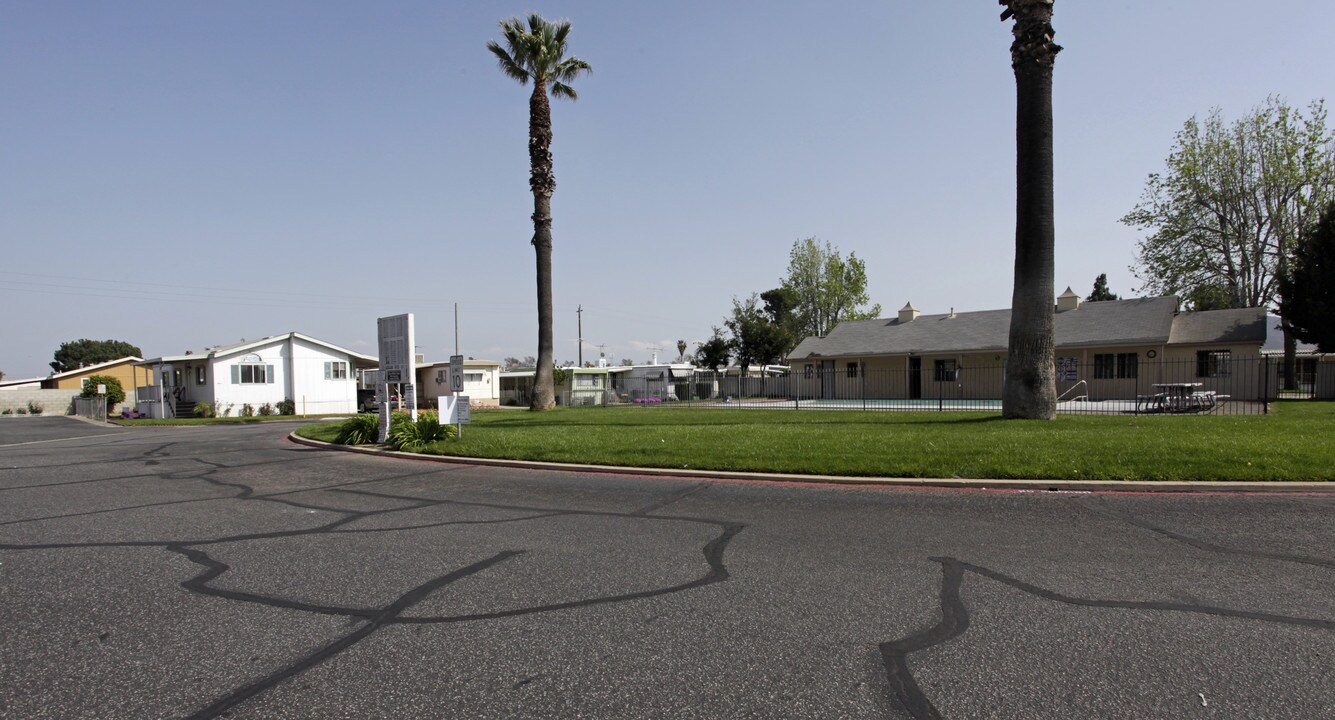 Sierra Mobile Estates in Fontana, CA - Foto de edificio