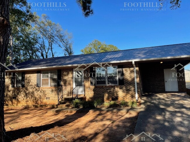 property at 301 Kingsboro Rd